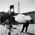 Robert Doisneau : " Tinguely, portrait de l'artiste " 1959 -   Muse Rodin -  Paris -  Atelier Robert Doisneau 