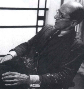    Piet Mondrian dans son atelier    Coll. Part